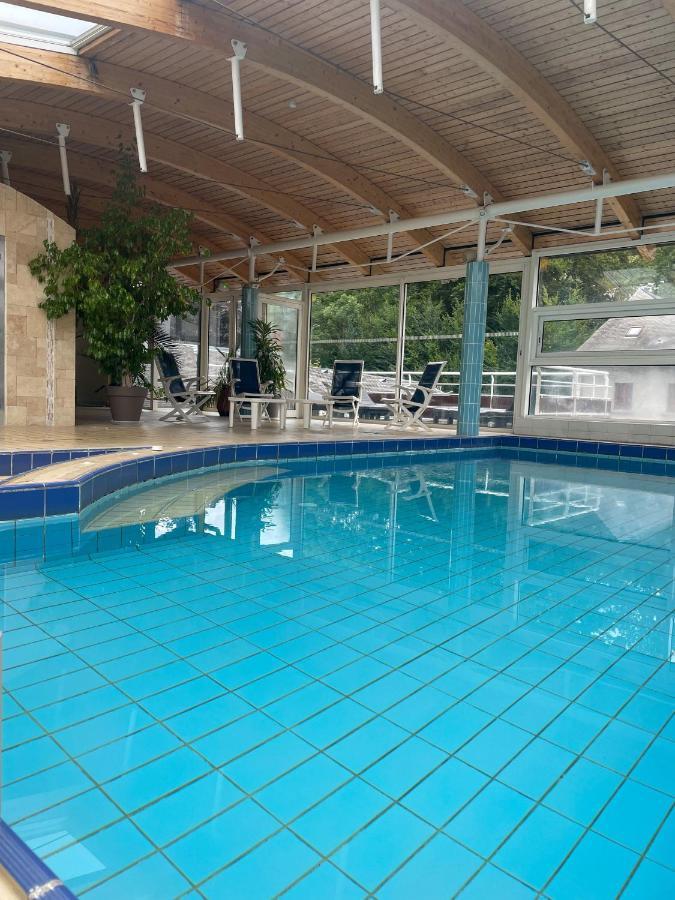 Logis Hotel Regina Ла Бурбул Екстериор снимка
