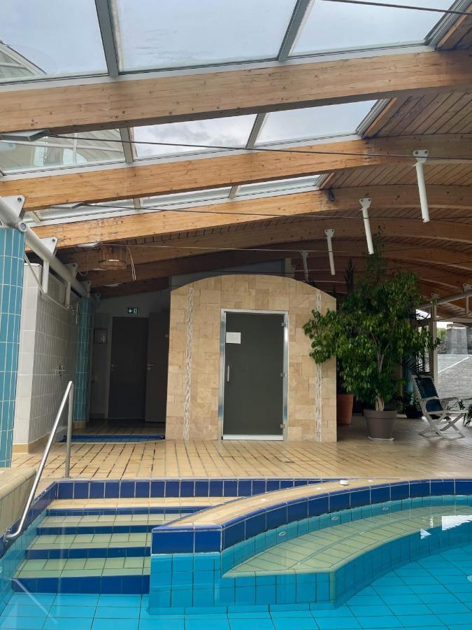 Logis Hotel Regina Ла Бурбул Екстериор снимка