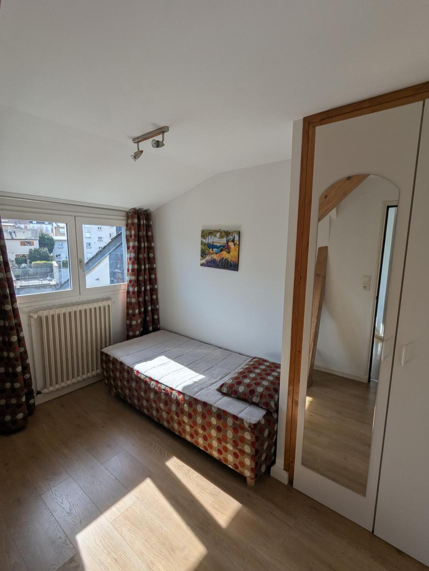 Logis Hotel Regina Ла Бурбул Екстериор снимка